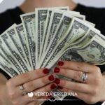 El amor al dinero: una trampa que nos aleja de la verdadera riqueza espiritual